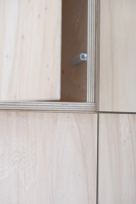 Dressing sur mesure en contraplaqué