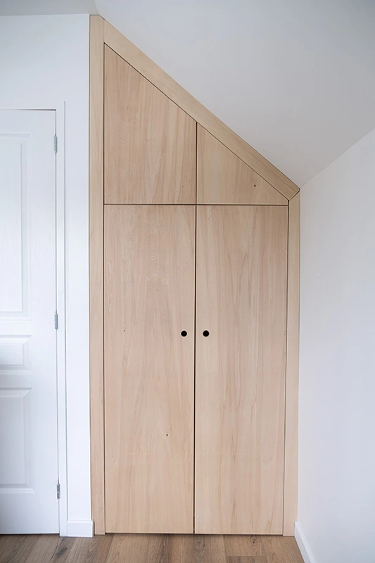 Dressing sur mesure en contraplaqué