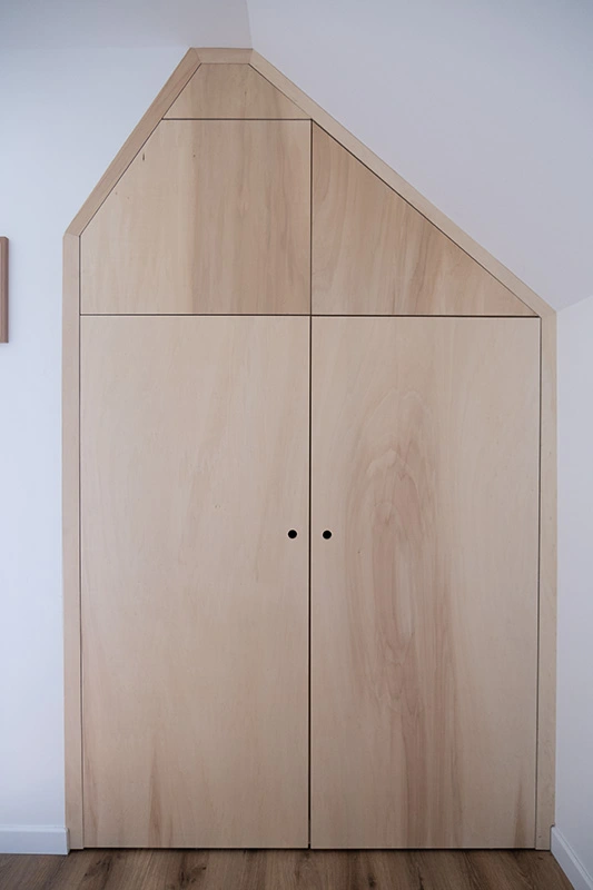 Dressing sur mesure en contraplaqué